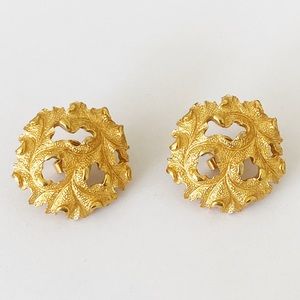 Vintage crown Trifari gold tone Oak leaf swirl design clip earrings